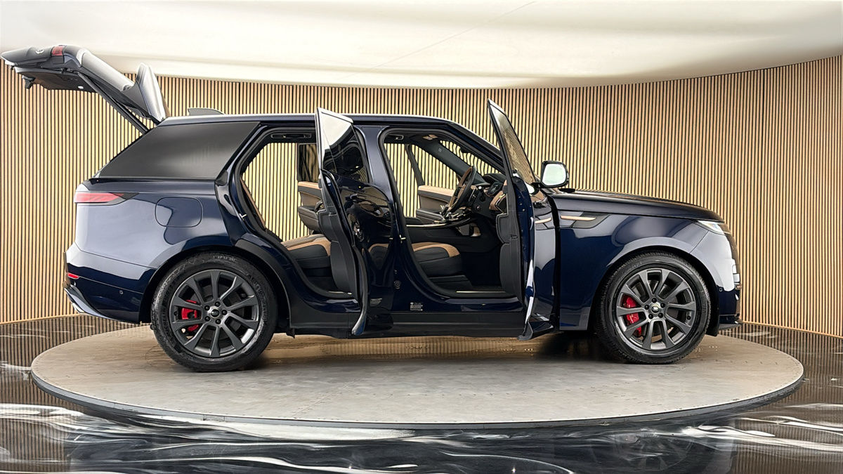 More views of Land Rover Range Rover Sport