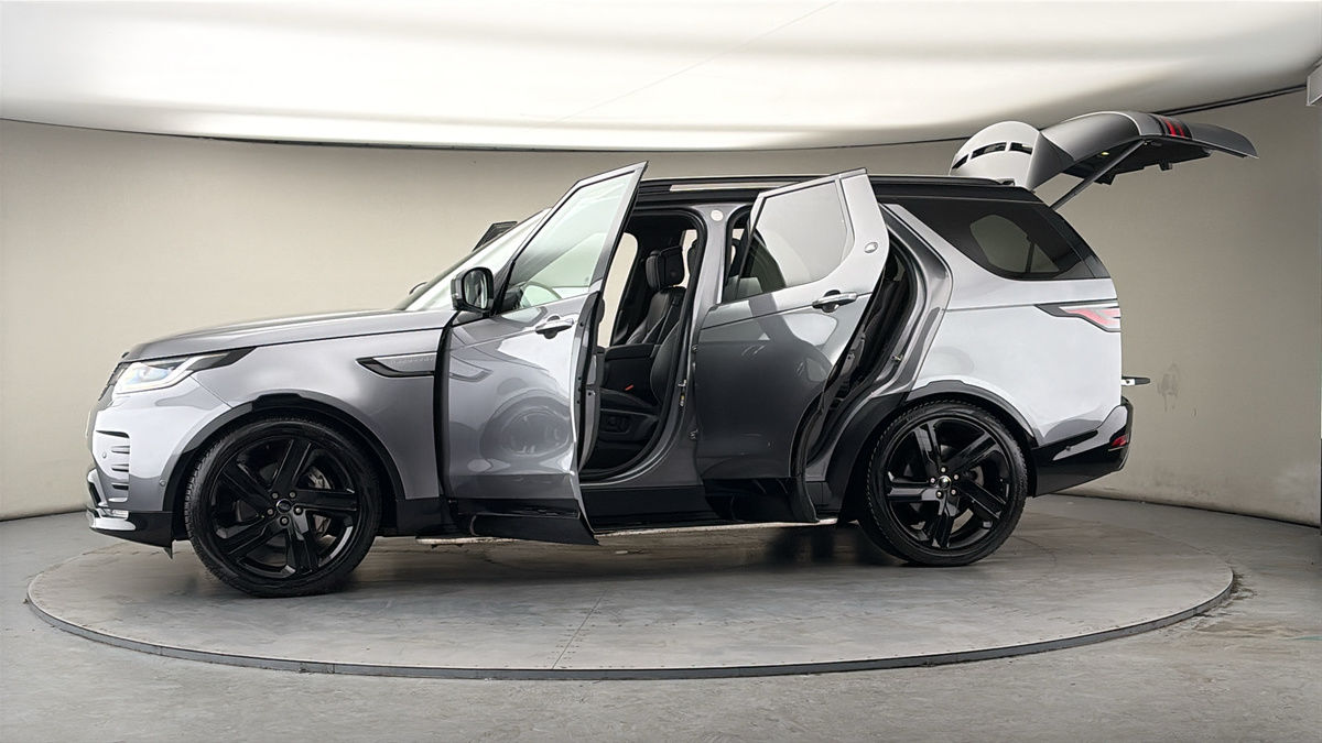 More views of Land Rover Discovery