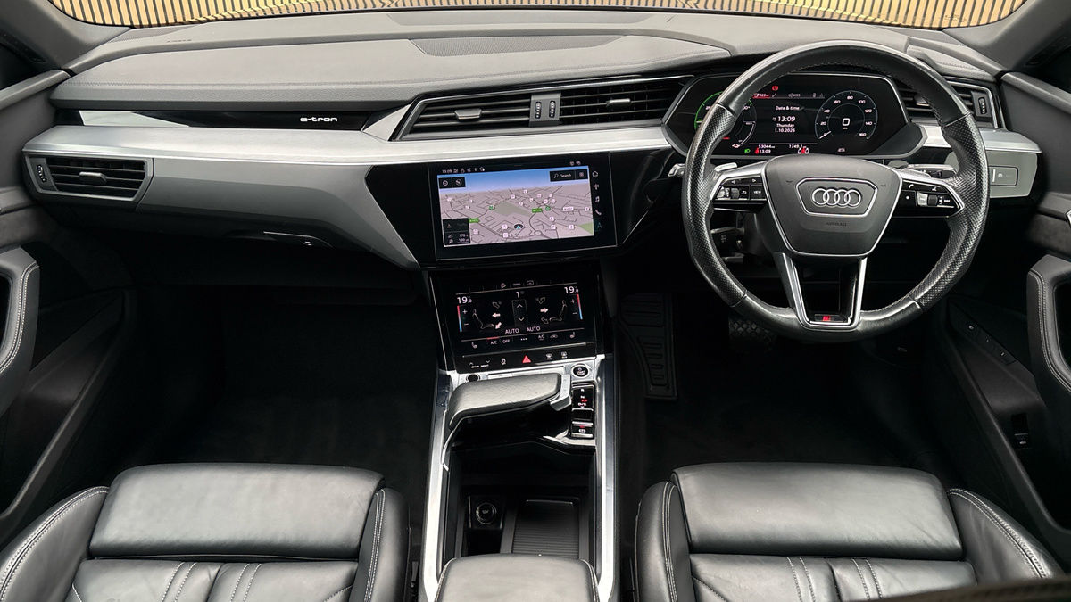 Audi e-tron Image 13