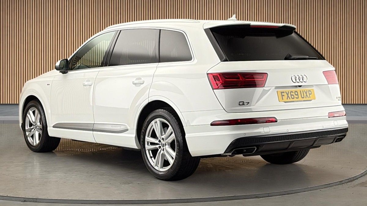 Audi Q7 Image 2