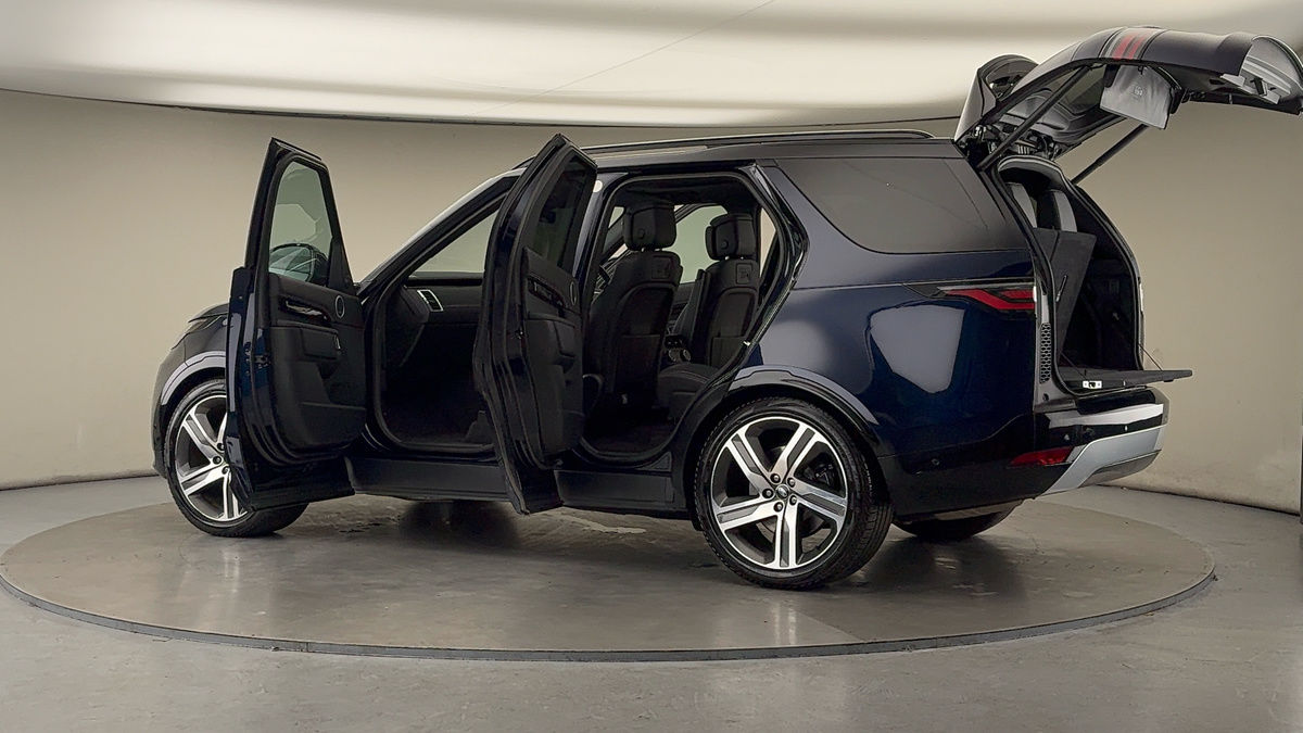 More views of Land Rover Discovery