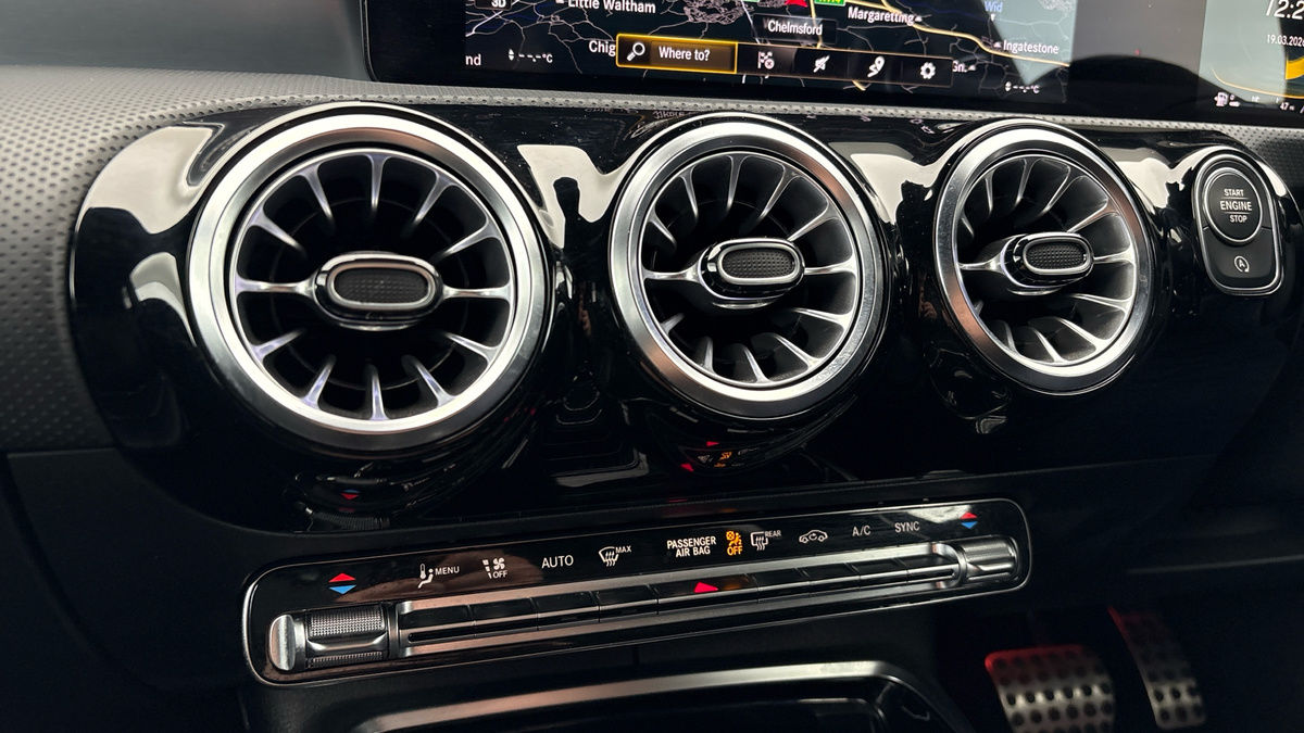 Mercedes-Benz A Class Image 26