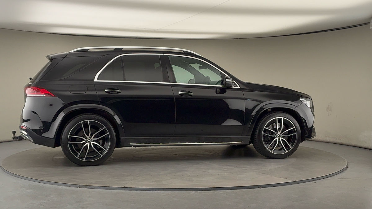 More views of Mercedes-Benz GLE