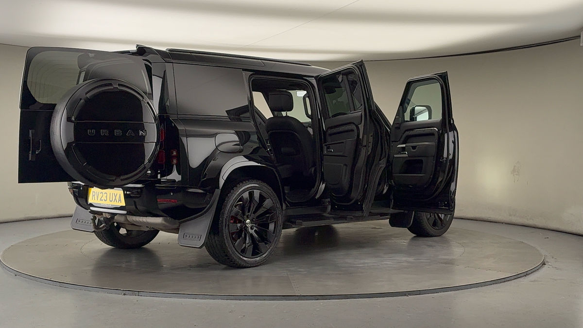 More views of Land Rover Defender 110