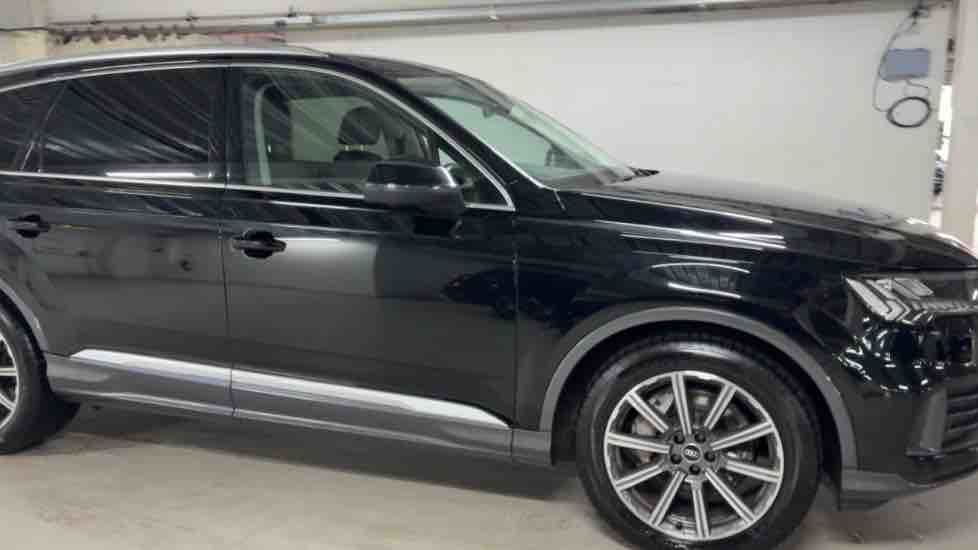 More views of Audi Q7
