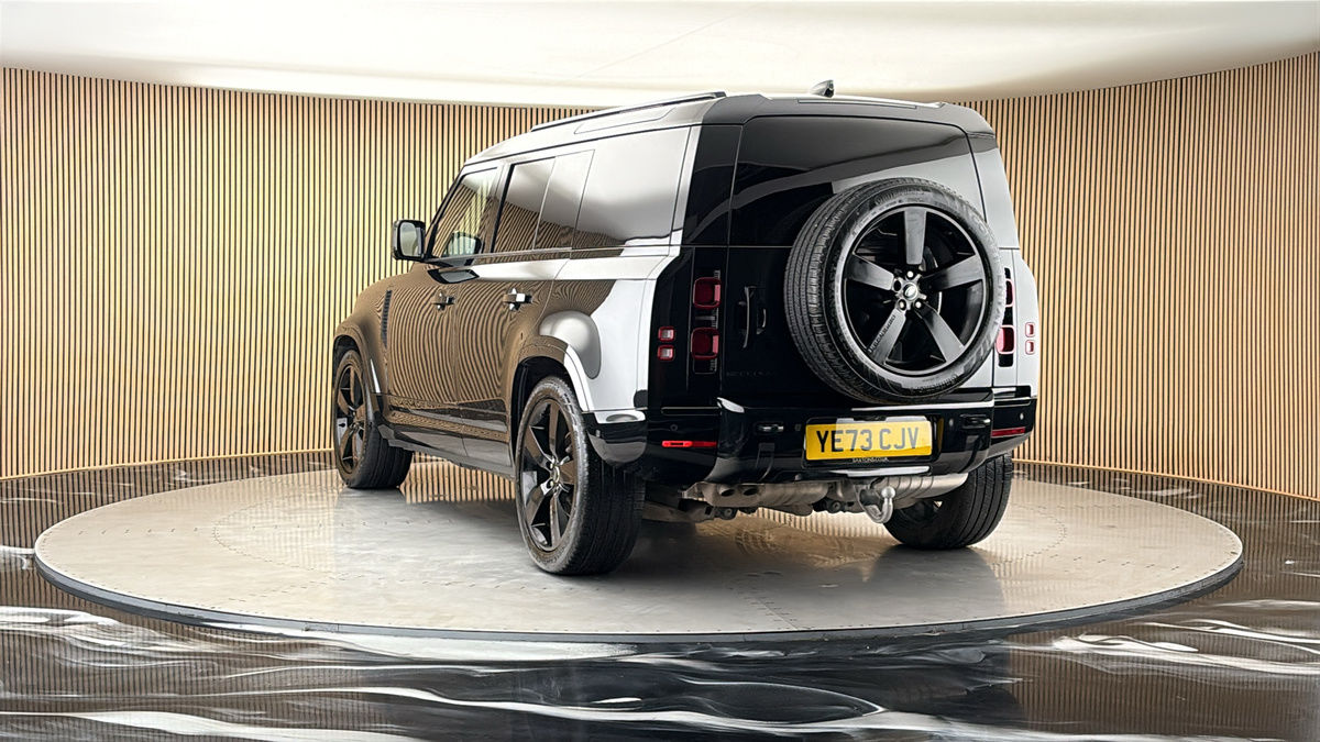 More views of Land Rover Defender 110