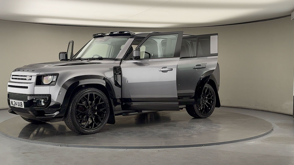 Land Rover Defender 110 Urban Image 22