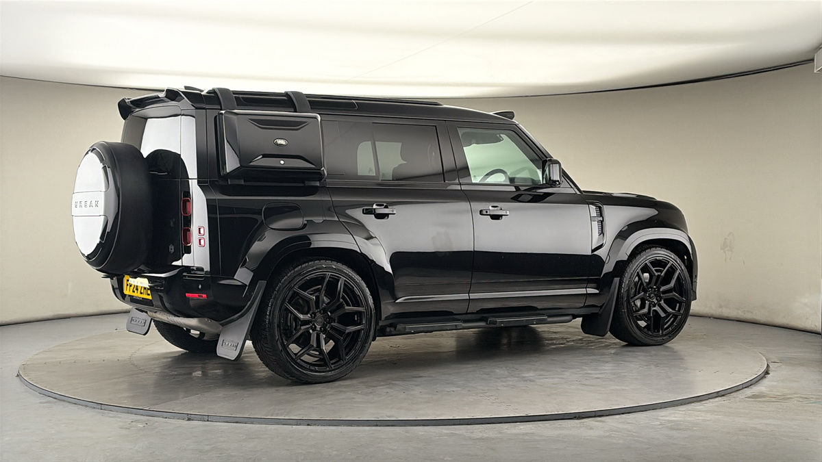 More views of Land Rover Defender 110