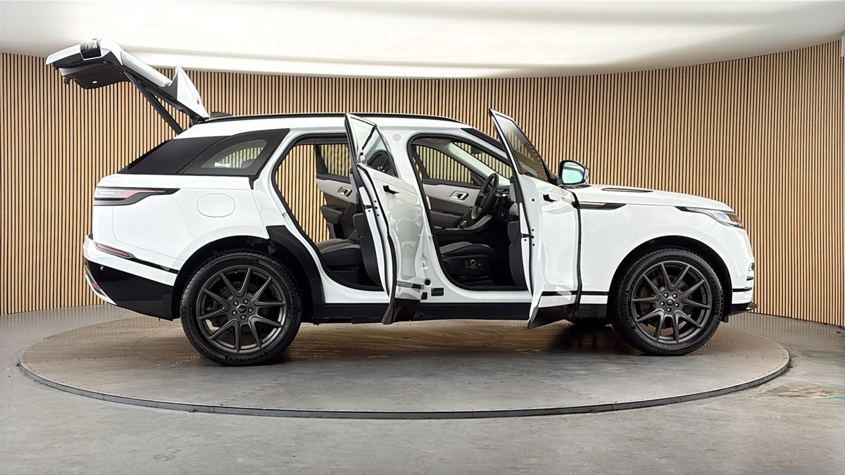 More views of Land Rover Range Rover Velar