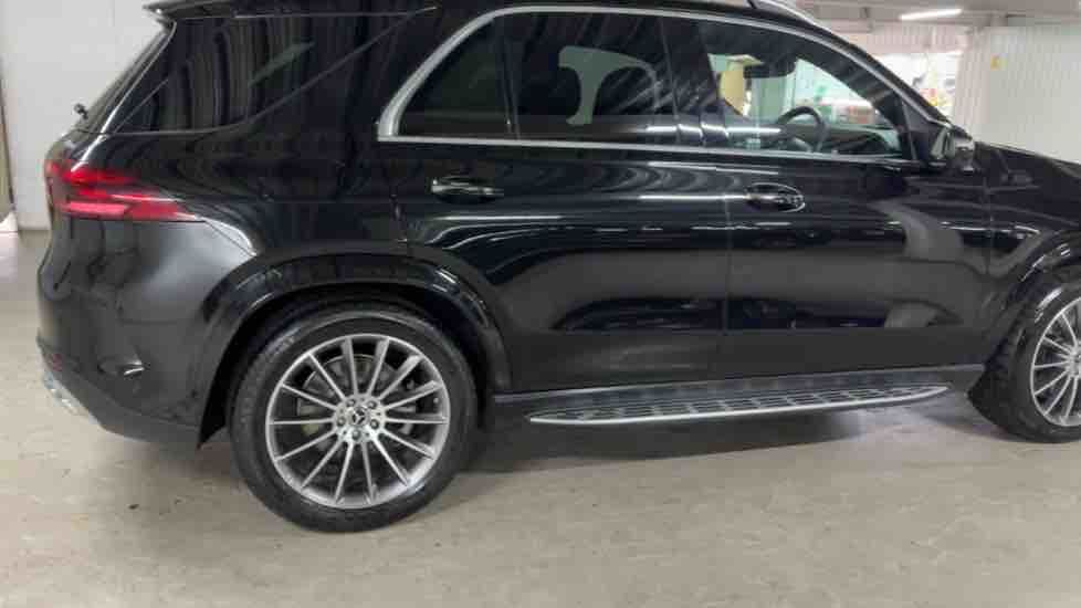 More views of Mercedes-Benz GLE
