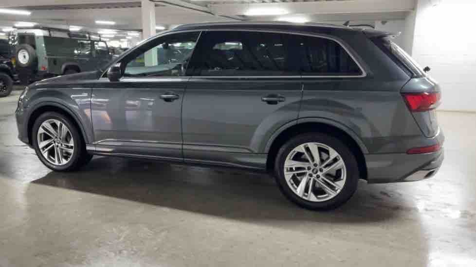 More views of Audi Q7