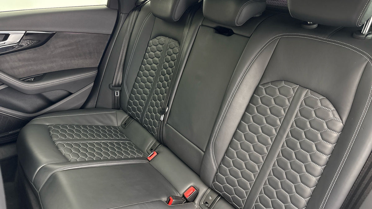 Audi RS4 Avant Image 8