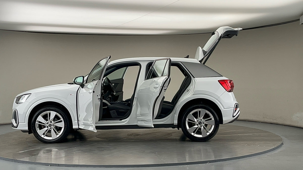 More views of Audi Q2