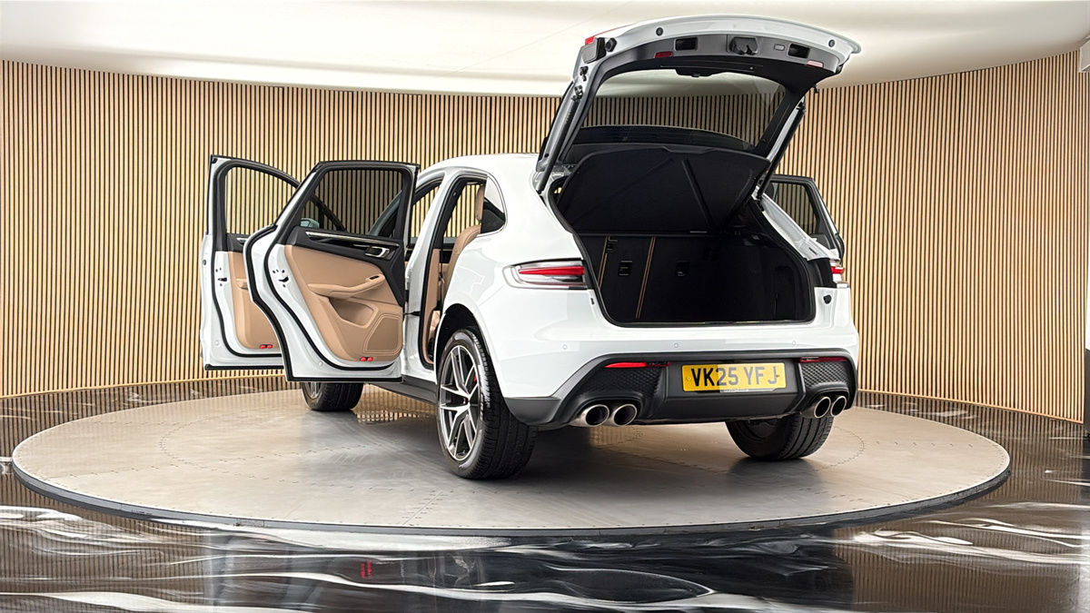 More views of Porsche Macan