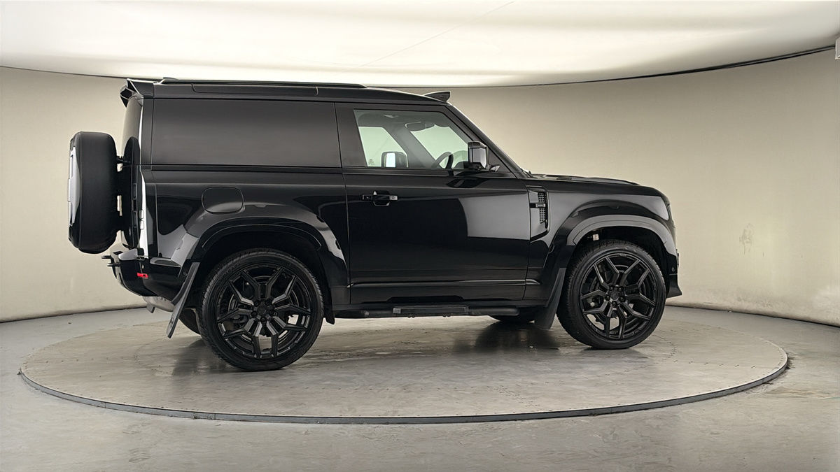 More views of Land Rover Defender 90