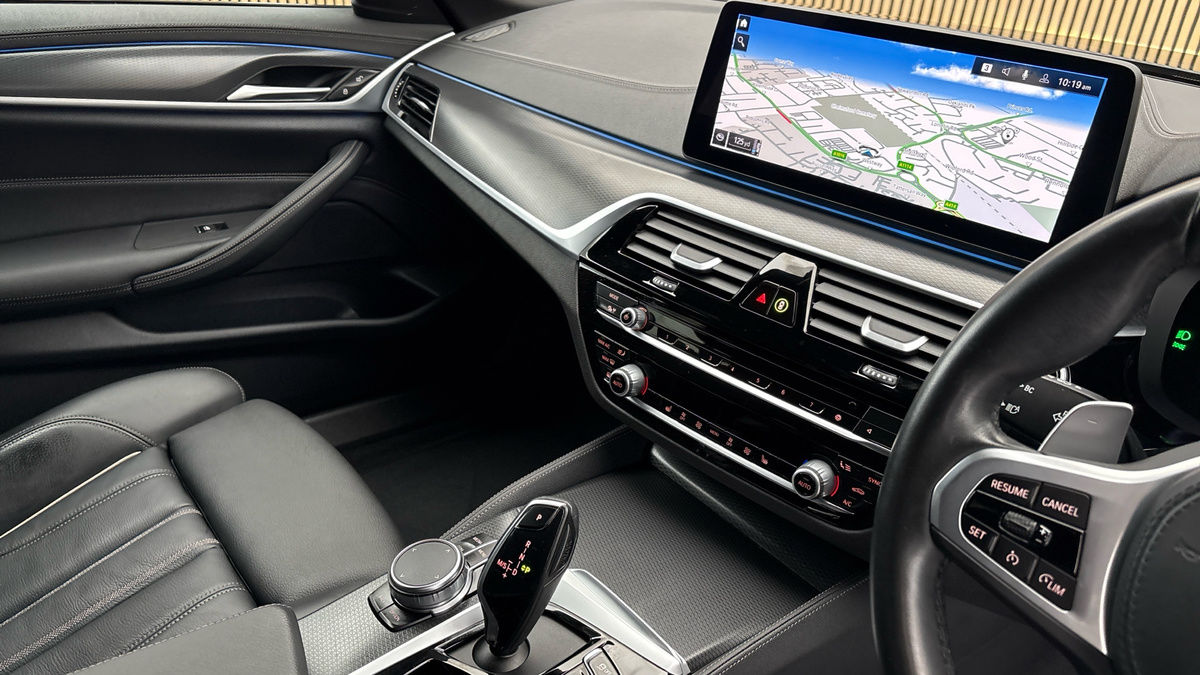 BMW 5 Series Image 18