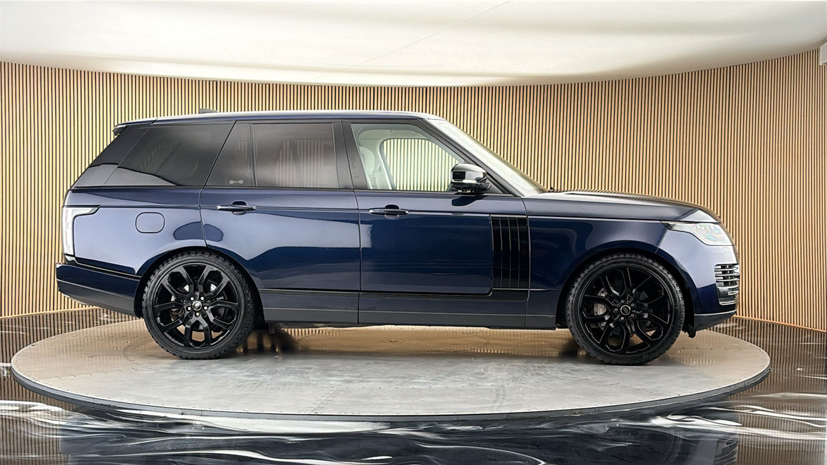More views of Land Rover Range Rover