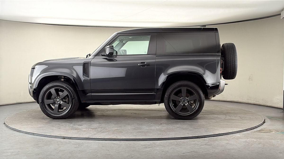 More views of Land Rover Defender 90