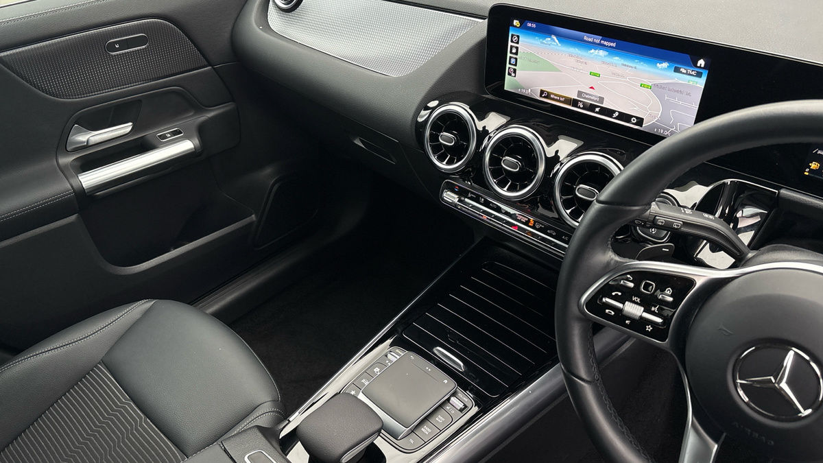 Mercedes-Benz GLA Image 18