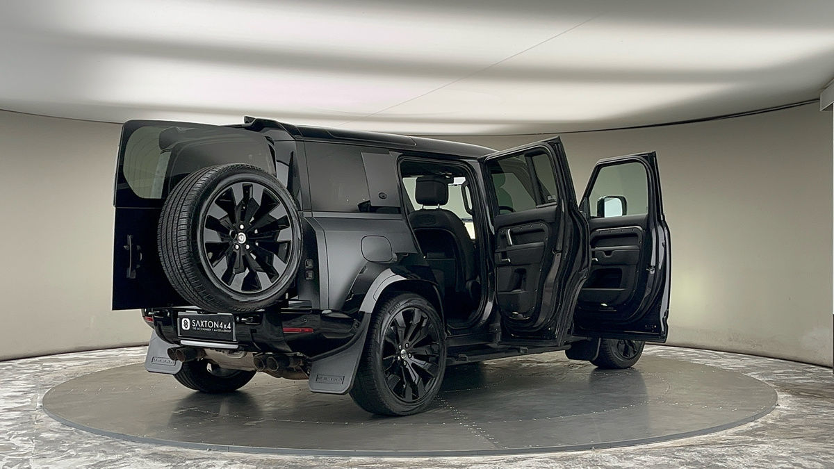 More views of Land Rover Defender 110