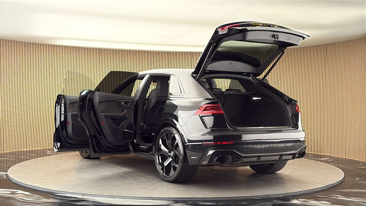 Audi RSQ8 Image 23