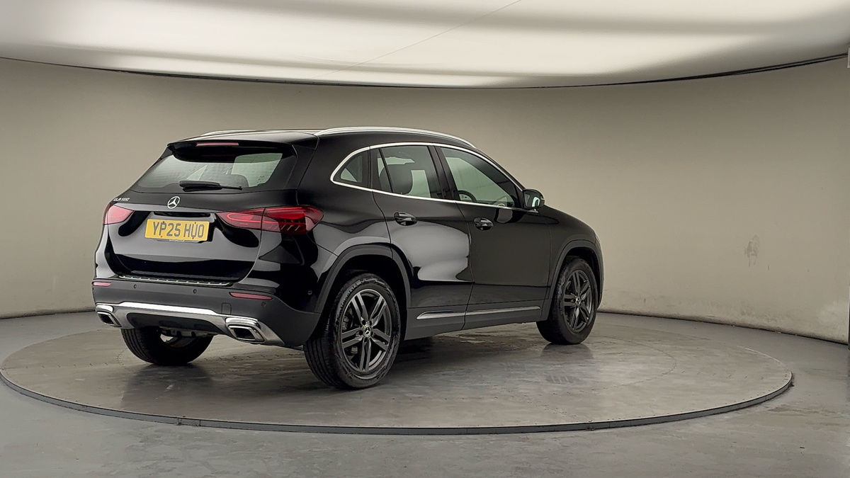 More views of Mercedes-Benz GLA