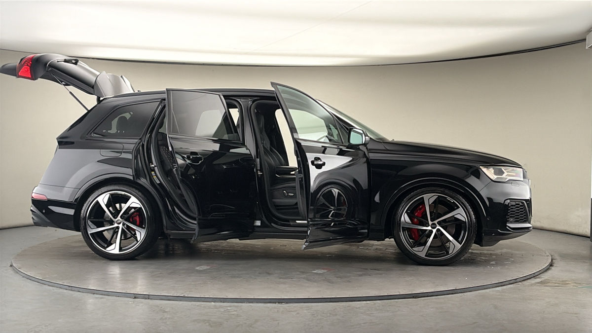 More views of Audi SQ7