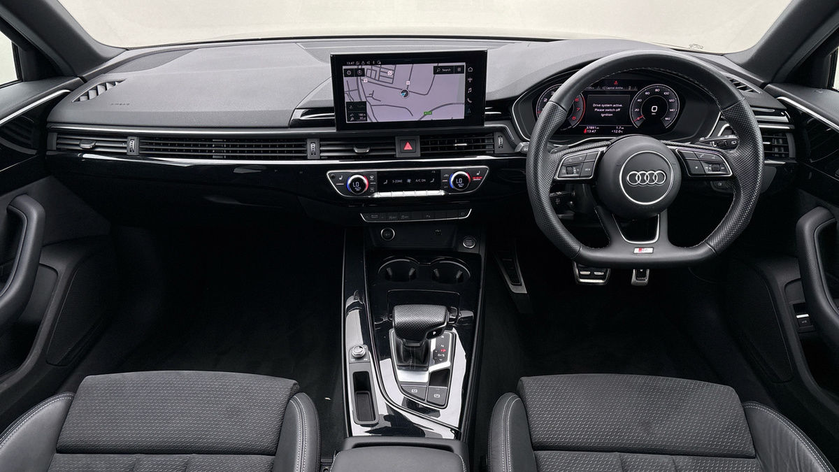 Audi A4 Avant Image 12