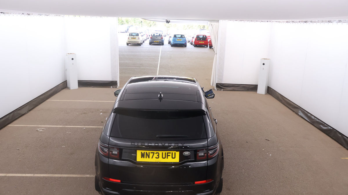 Land Rover Discovery Sport Image 8