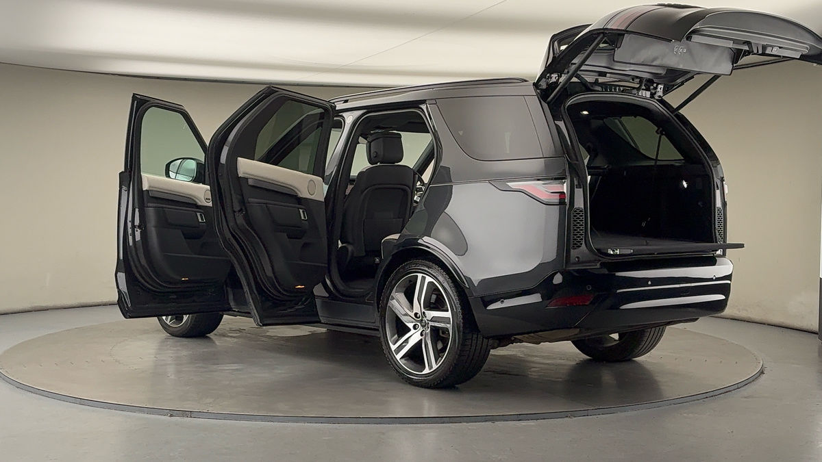 More views of Land Rover Discovery