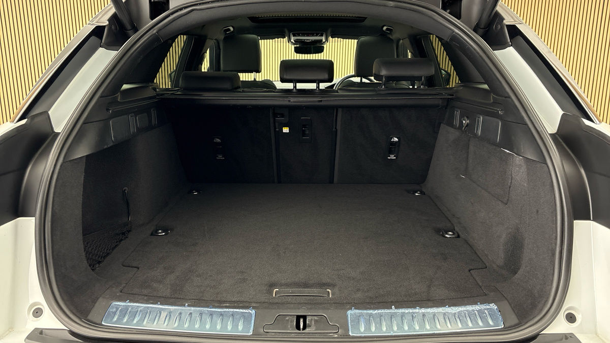 Land Rover Range Rover Velar Image 11