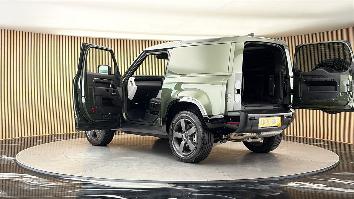More views of Land Rover Defender 90
