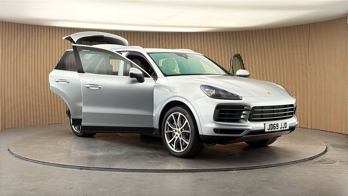 More views of Porsche Cayenne