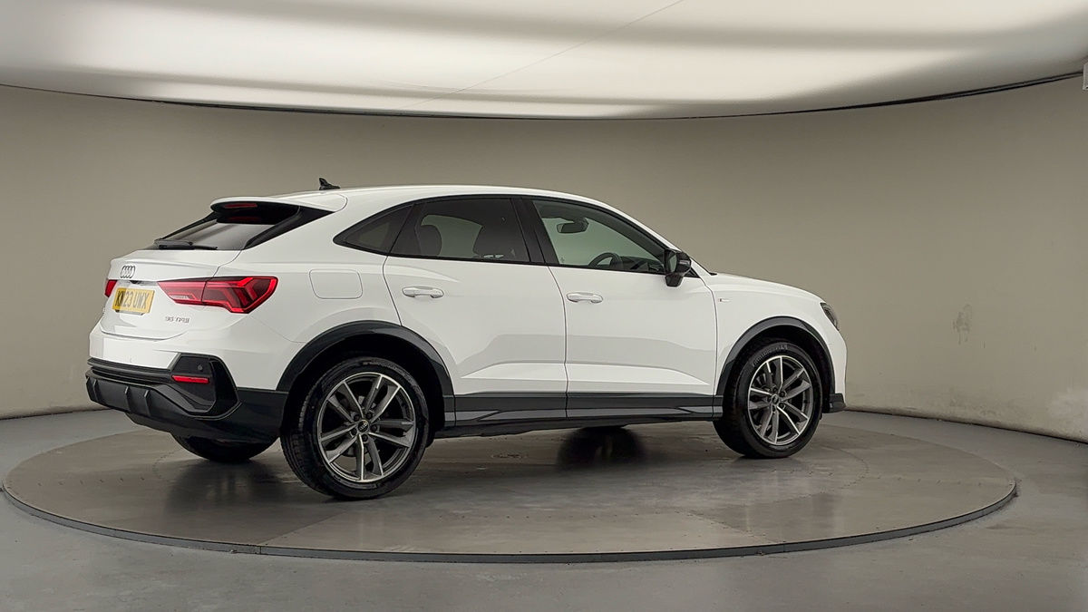 More views of Audi Q3