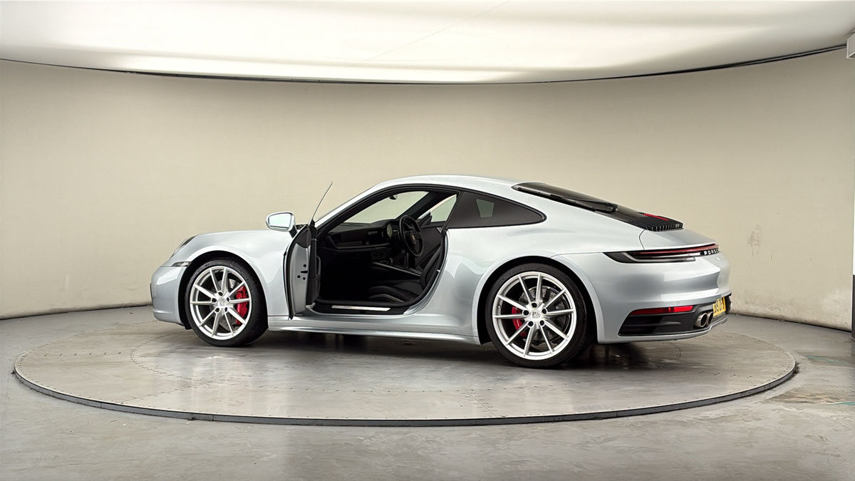 More views of Porsche 911
