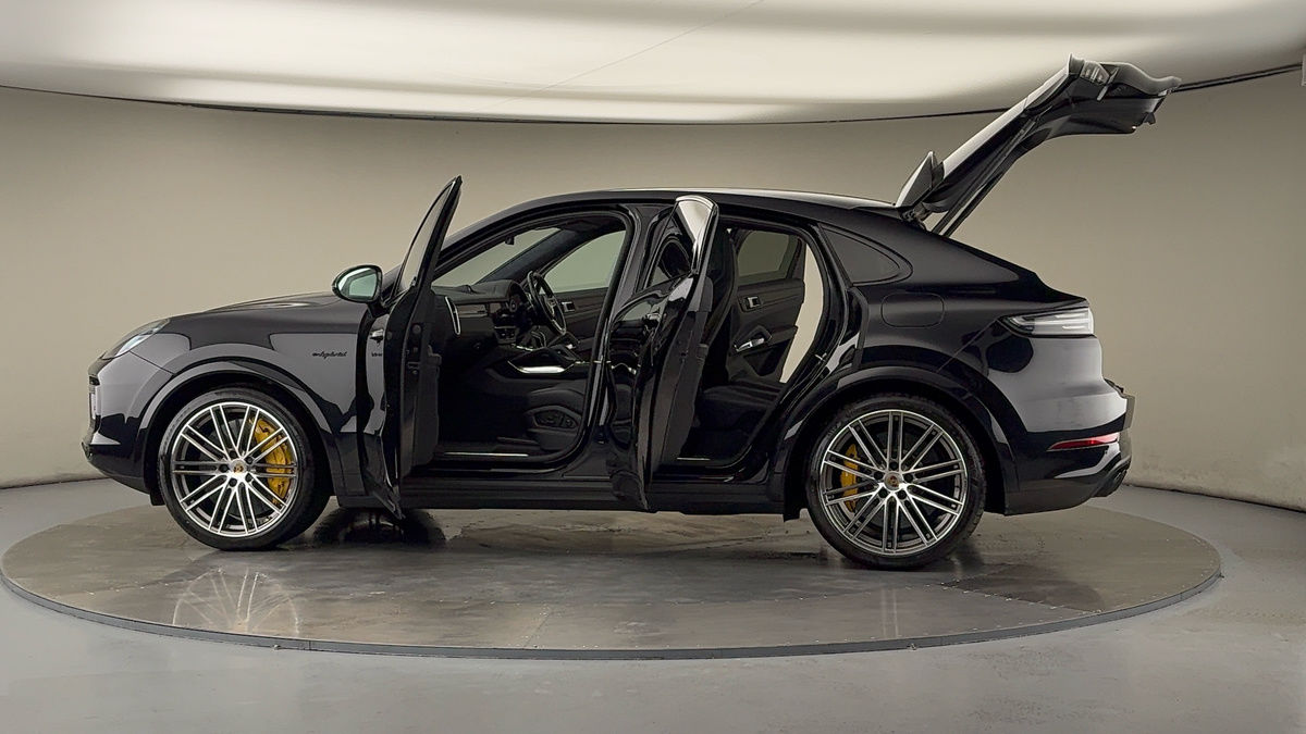 More views of Porsche Cayenne