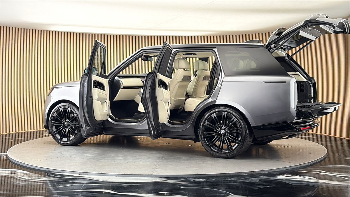 More views of Land Rover Range Rover