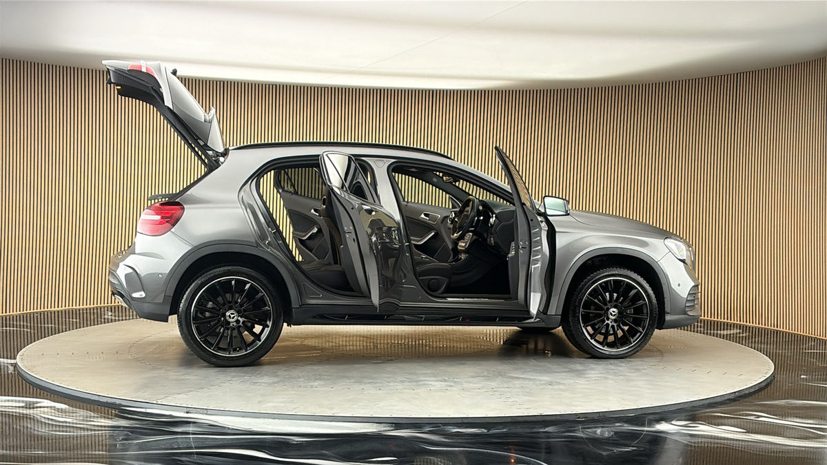 More views of Mercedes-Benz GLA