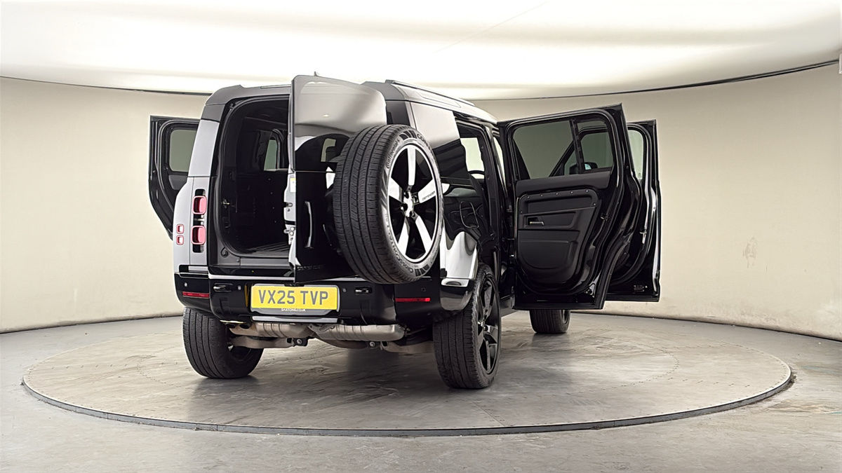 More views of Land Rover Defender 110