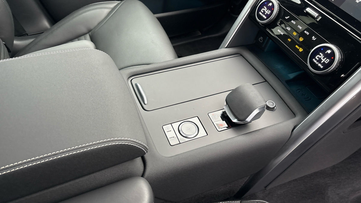 Land Rover Discovery Image 18