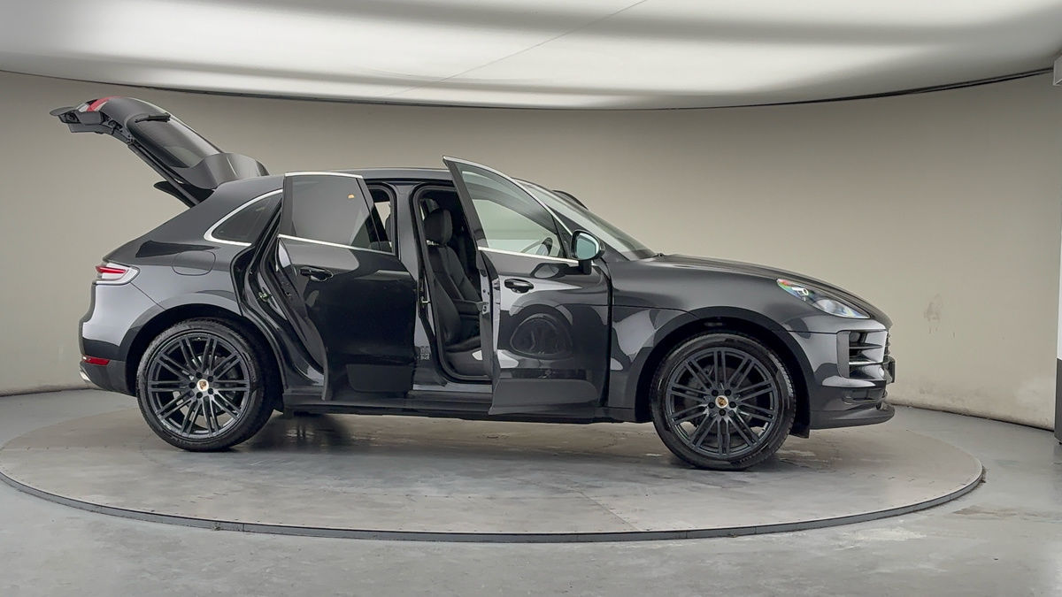 More views of Porsche Macan