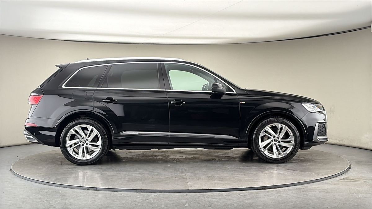 Audi Q7 Image 16