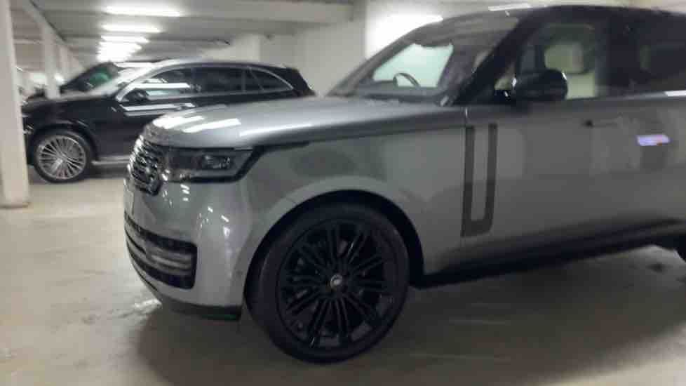 More views of Land Rover Range Rover