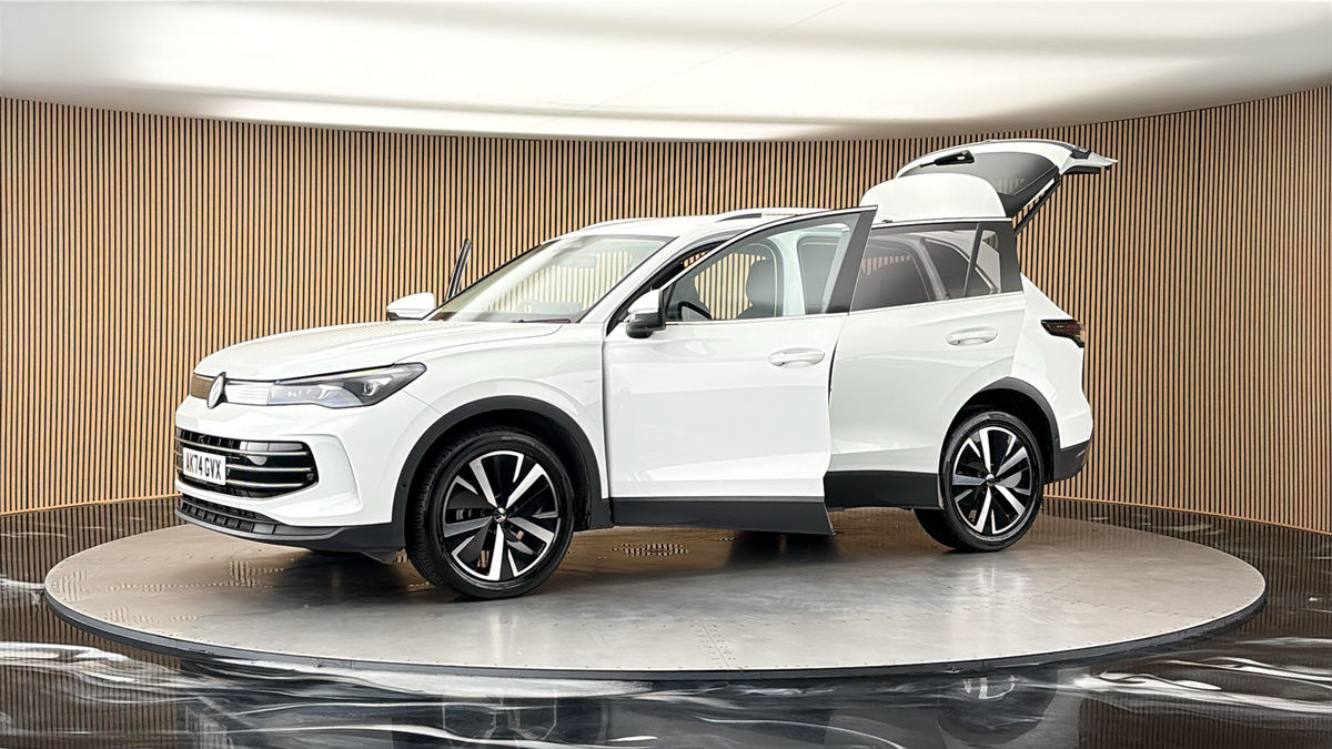 More views of Volkswagen Tiguan
