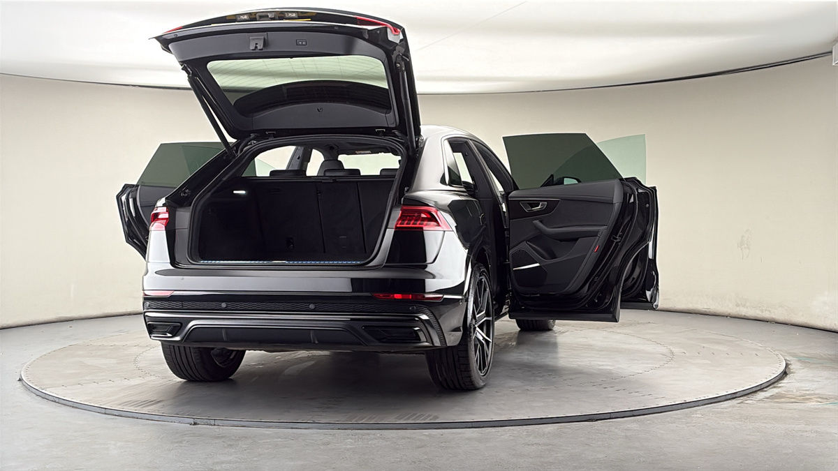 More views of Audi Q8