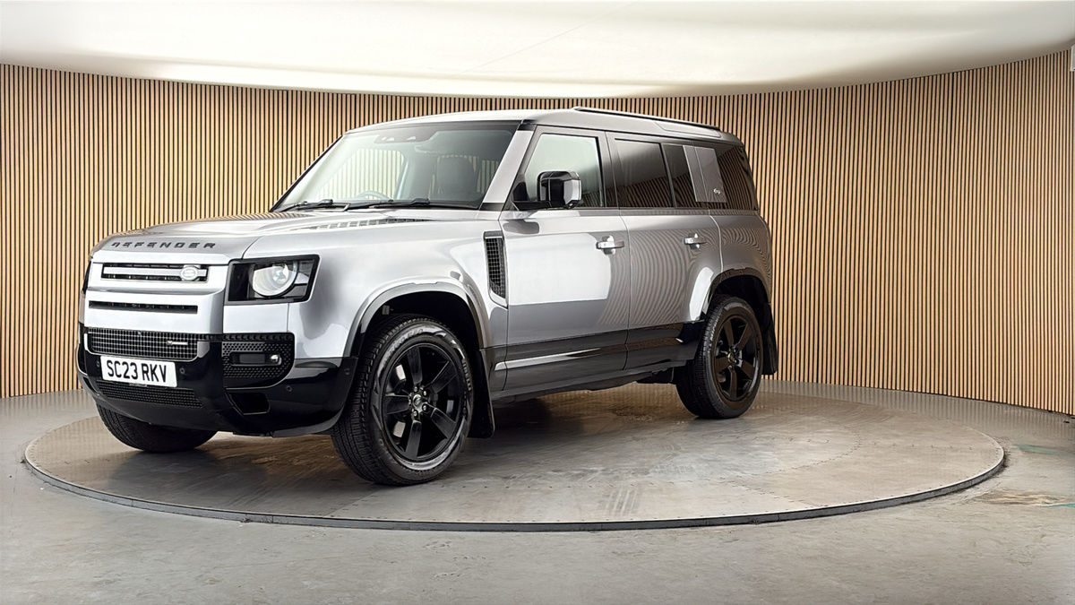 More views of Land Rover Defender 110