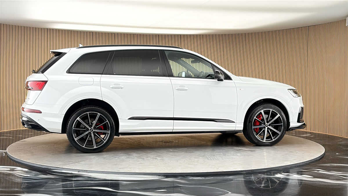 More views of Audi Q7
