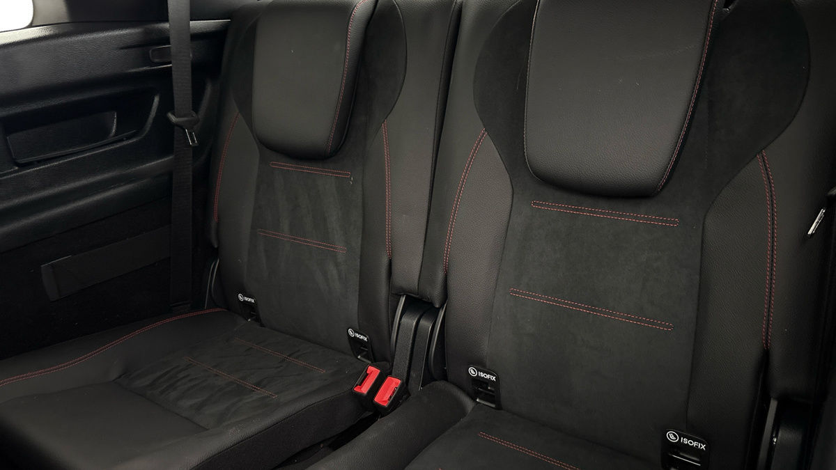 Mercedes-Benz GLB Image 33