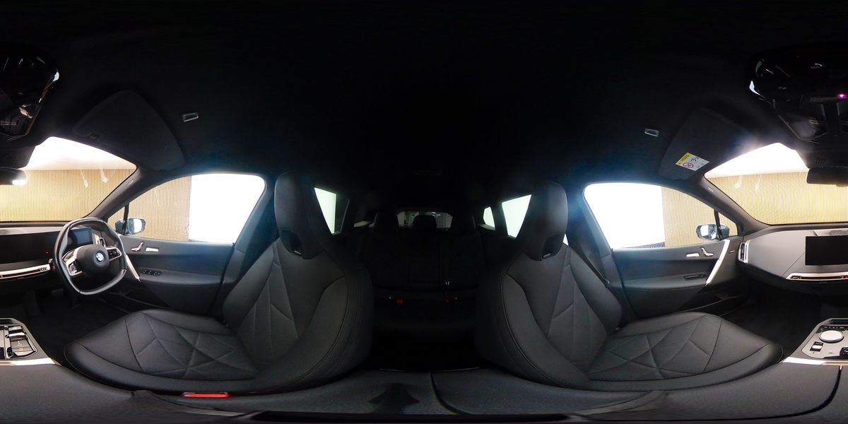 More views of BMW iX