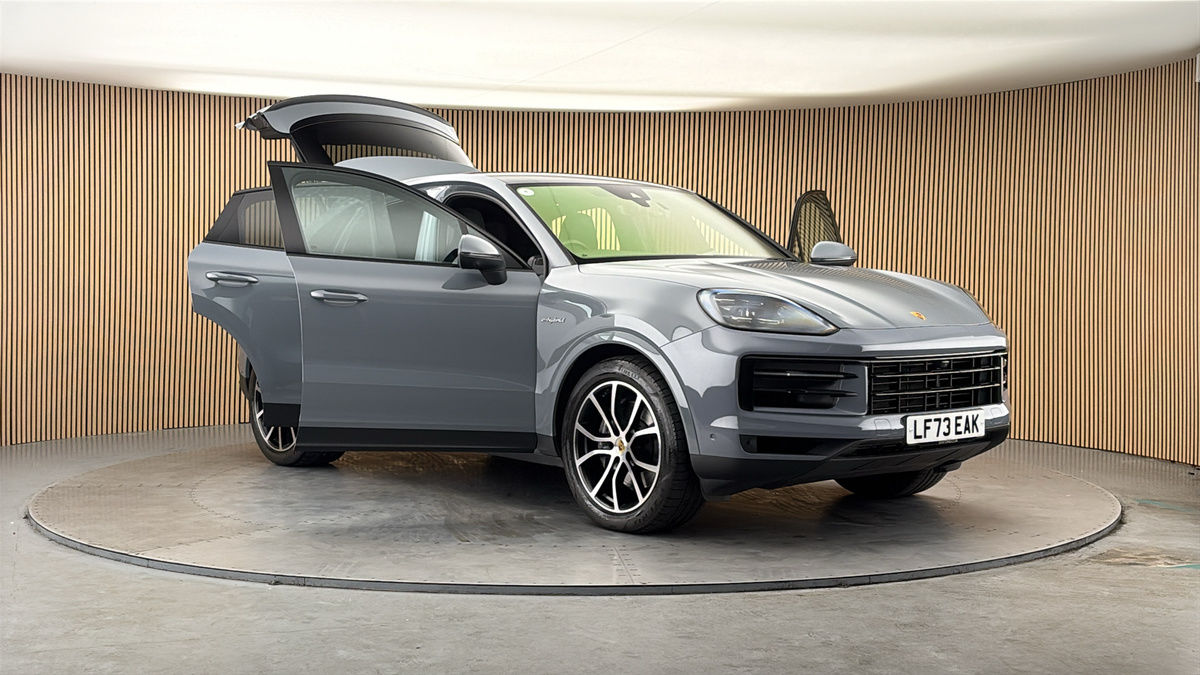 More views of Porsche Cayenne